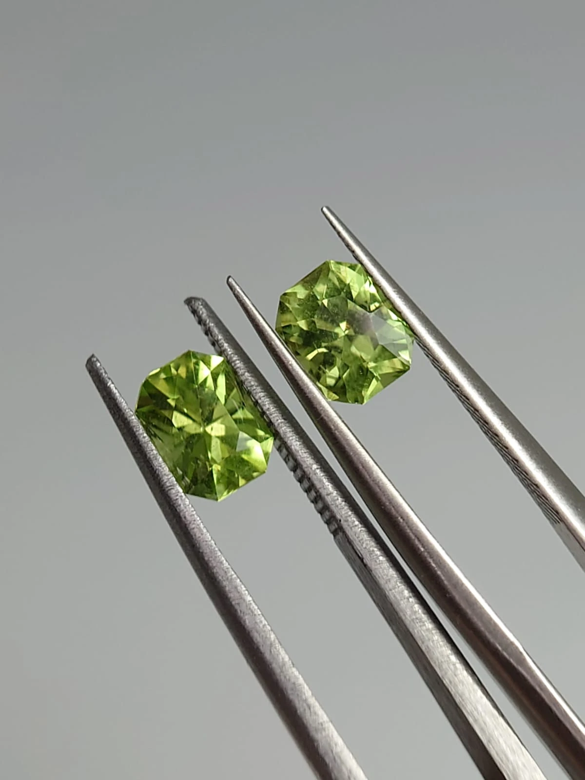 1.95ct Natural Radiant Faceted Pair of Peridot from Pakistan — view 4